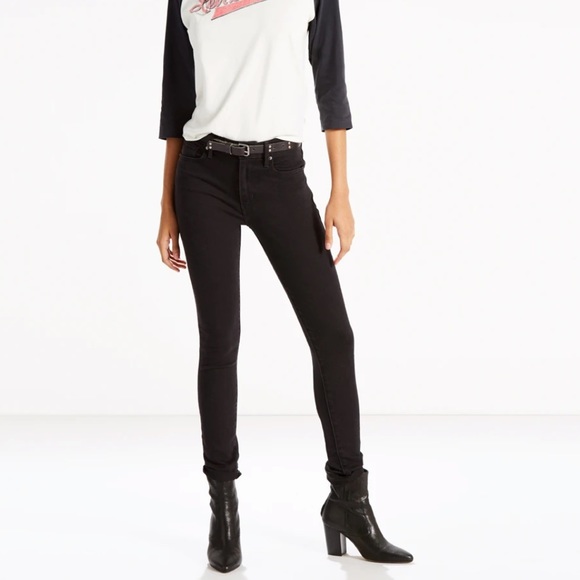 Levi’s 721 high rise skinny jean in black - Picture 8 of 9